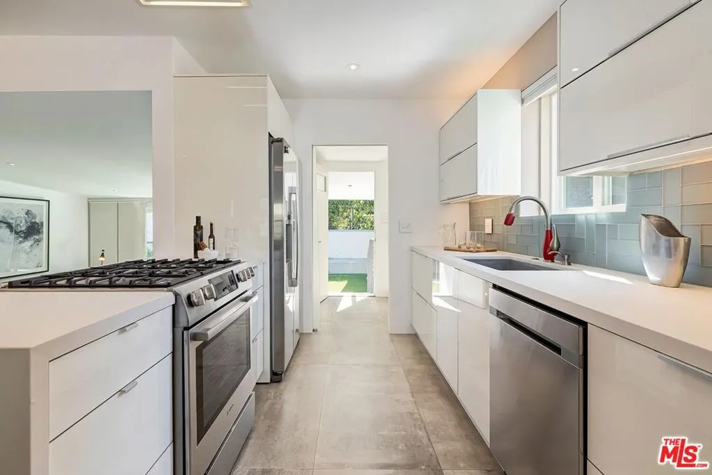 3125 Lindo Street, Los Angeles, California 90068 home-pic-13